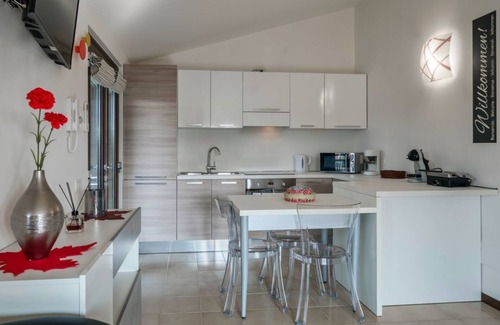 Lugana Apartment | Casa Lugana 15 - Studio apartment with lakefront pool near the center