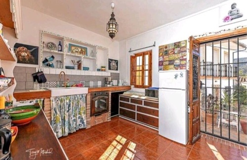 Riogordo House | Casa Luis townhouse for up to 7. Roof splashpool, stunning views, great location