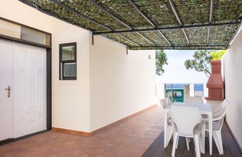 La Jaca House | Casa Malo Garden and sea view townhouse
