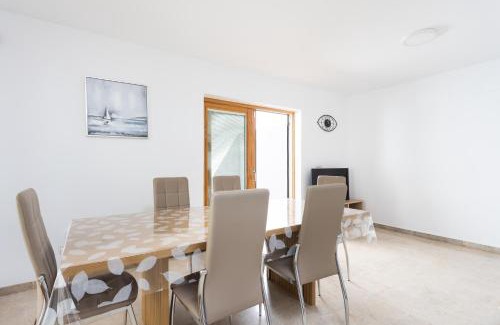 La Jaca House | Casa Malo Garden and sea view townhouse