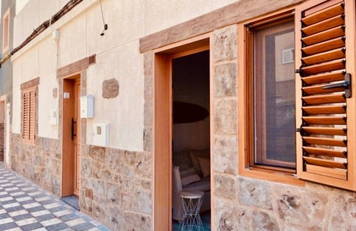 Playa de Arinaga Ski Chalet | Casa Mama Carina A