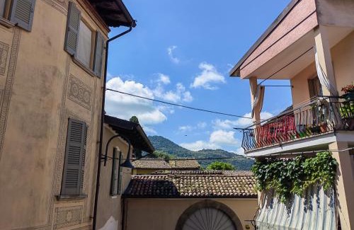 Iseo Apartment | Casa Manù with private parking