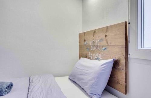 L'Hospitalet de Llobregat House | Casa Mandarina: 4 Bedrooms - 2 Terraces - Parking