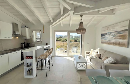 Baia Sant'Anna House | Casa MareLuna - with pool and close to the beach