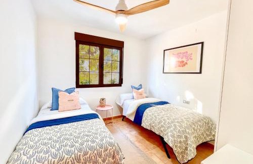 Los Geraeos House | Casa Mareluz, an oasis in the Mediterranean with an exclusive pool