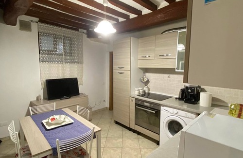 Portoferraio Old Town House | Casa Maria two-room air-conditioned apartment for 4 people in Portoferraio
