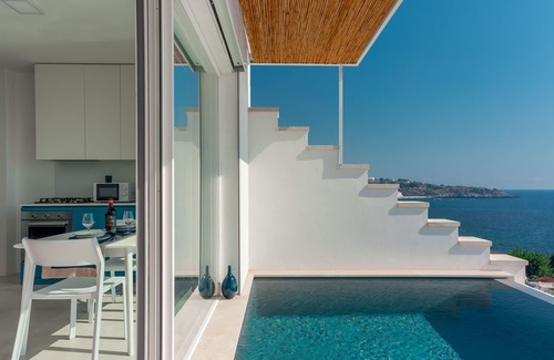 Marina di Marittima House | Casa Marinaia 2. Abode suspended over the sea.