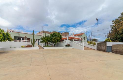 Moya House | Casa Marjoes - 2 Villas - BBQ - Communal Pool