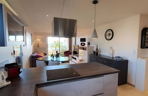 Fabron Apartment | CASA-Martine vue sur mer et parking privé