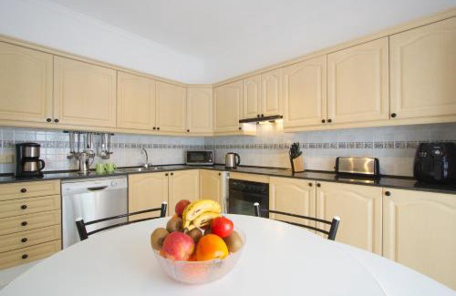 Tias Villa | Casa McElroy