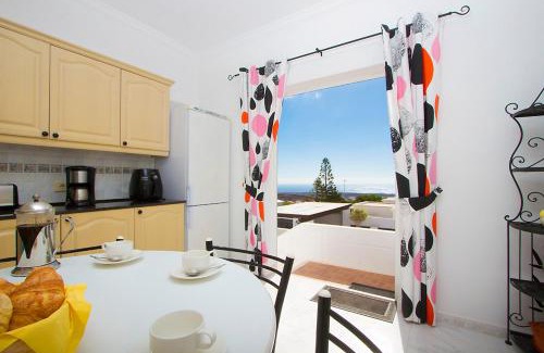 Tias Villa | Casa McElroy