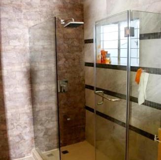 Las Pinas House | Casa Meyer's BF Homes International House for rent with pool and Jacuzzi