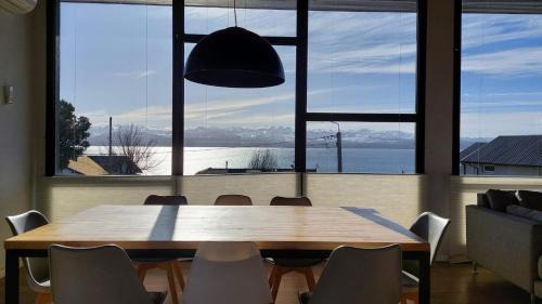 San Carlos de Bariloche House | Casa Moderna con Vista al Lago