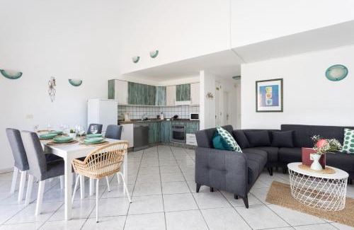 Poris de Abona Villa | Casa Naranja - Heated Pool - BBQ - Terrace - Free Wifi - Child & Pet-Friendly - 3 bedrooms - 6 people