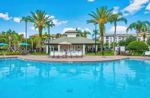 Florida Central Atlantic Coast House | Casa Nova Deluxe Townhome by RedAwning