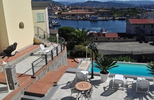 La Spezia House | Casa Nuria D: A modern and graceful studio apartment which faces the sun and the sea, with Free WI-FI.