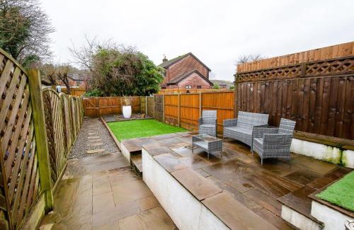 Mumbles House | Casa One Hundred - A Beautiful 4 Bed House on the Beach Front