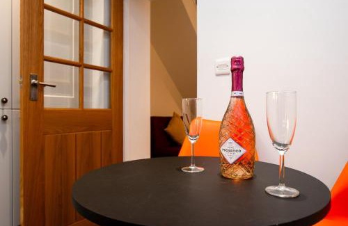 Mumbles House | Casa One Hundred - A Beautiful 4 Bed House on the Beach Front