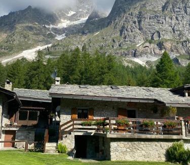 Courmayeur Ski Chalet | Casa Ornella - Baita Pra Sec