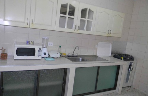 Cali House | Casa Para Familias y Grupos Totalmente Equipada Para 8 Personas Cocina zo