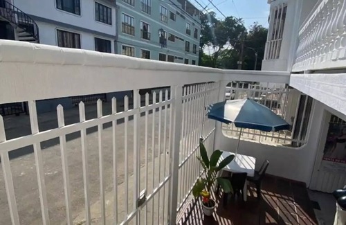 Cali House | Casa Para Familias y Grupos Totalmente Equipada Para 8 Personas Cocina zo