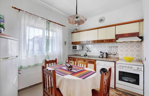 Icod de los Vinos Ski Chalet | 'Casa Paseo Mirabal' with Sea View, Private Terrace and Wi-Fi