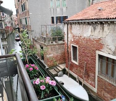 Castello Apartment | Casa pergoletto