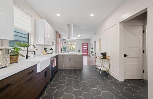 Capitol Hill House | Casa Picasso in North Capitol Hill- Rose Period