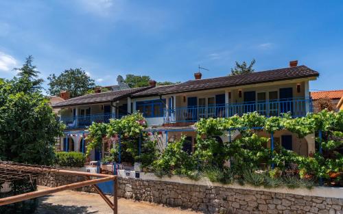 Porozina Apartment | Casa Porozina - Cozy Apartments & Rooms - Paradise Beach 300m