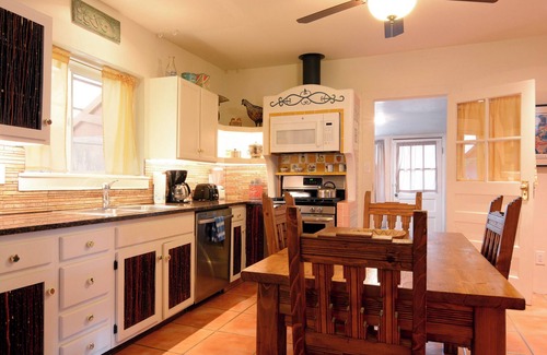 Downtown Santa Fe House | Casa Quintana: Charming 1 Bedroom Home; Hot Tub; Walking Distance to the Plaza
