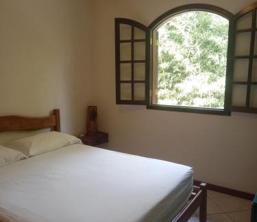 Nogueira House | Casa Raízes do Jardim - Rápido Acesso ao Centro de Itaipava