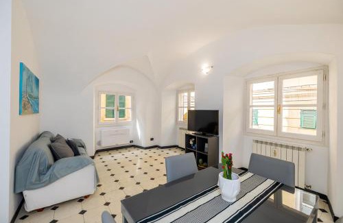 Finale Ligure Apartment | CASA RACHELE - appartamento con posto auto privato a 300 m