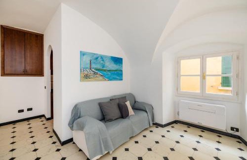 Finale Ligure Apartment | CASA RACHELE - appartamento con posto auto privato a 300 m