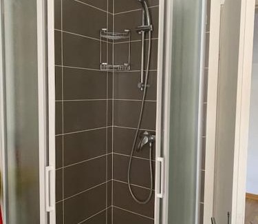 Dongo Apartment | Casa Rino: Vacanze in casetta.