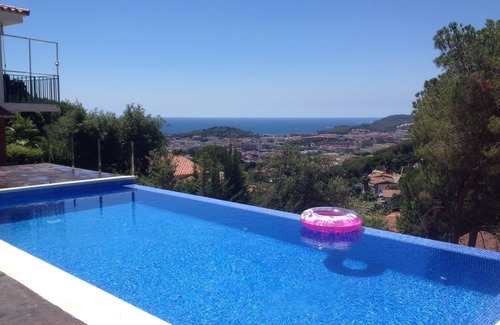 Lloret de Mar House | Casa Roca Grossa Blanca, Holiday home for 6 persons, Pool, Sea view