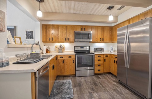 Oak Creek House | Casa Rosa in Canyon Mesa Country Club-Sparkling Clean - Golf/Tennis/Pool/Hot Tub