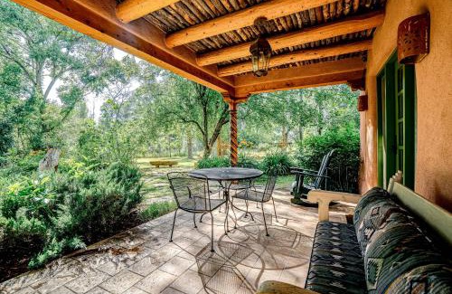 Taos House | Casa Rosa