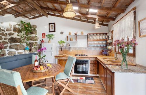 Cueva del Viento House | Casa Rosalía