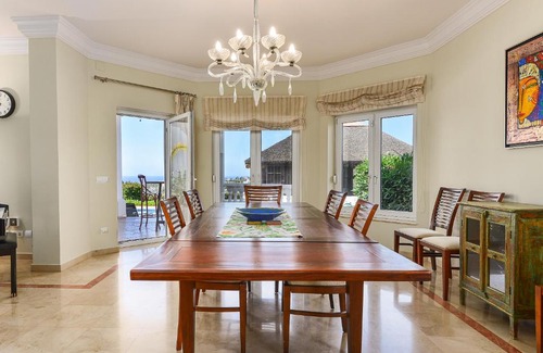 New Golden Mile Villa | Casa Rosas