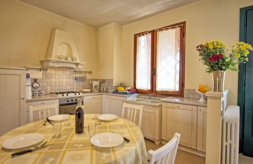 Certaldo Apartment | Casa Rossa 7 - Apartment with swimming pool