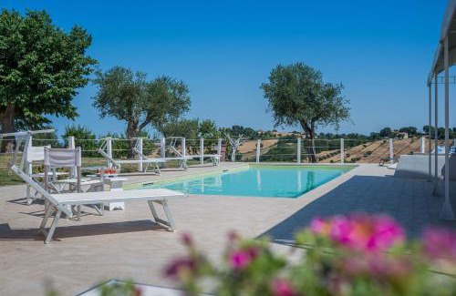 San Costanzo Villa | Casa Rossa