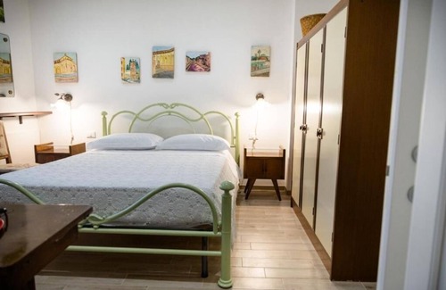 Cisano sul Neva Bed & Breakfast | Casa Rosso-le cantine