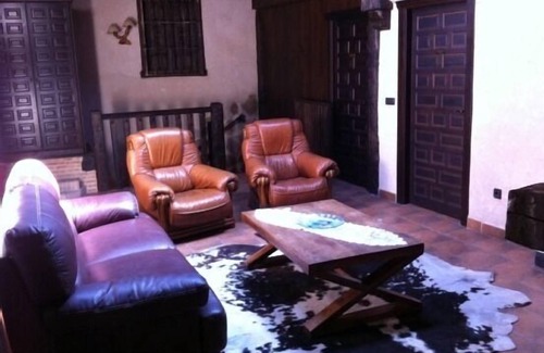 Campillo de Altobuey Cottage | Casa Rural Abuelo Perico for 14 people