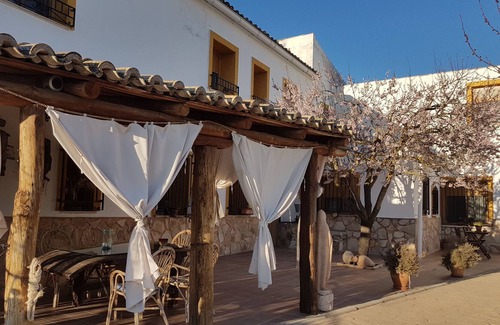 Rozalen del Monte House | Casa Rural Para 12 PAX con Bbq, Piscina, Sala DE Juegos Y Jardín