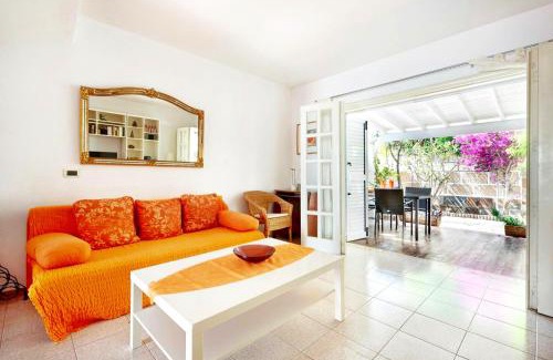 Chayofa Apartment | Casa Sarita - farbenfrohes Ferienhaus