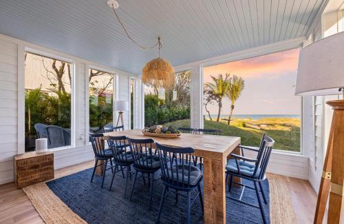 Cocoa Beach House | Casa Solana Resort Oceanfront Luxury 3 Master Suites & Backyard Oasis