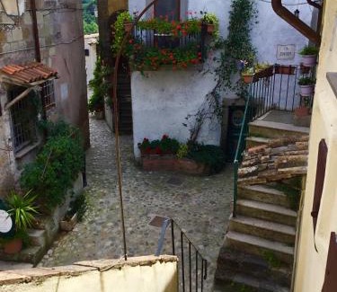 Calcata Historic Town Apartment | Casa SoleLuna
