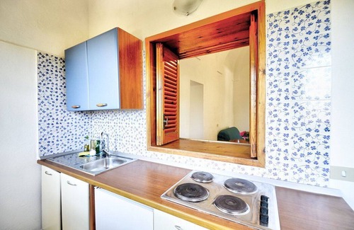 Schiazzano House | Casa Spirea E: A characteristic and welcoming two-story apartment situated in a quiet location, a few minutes from the town center, with Free WI-FI.