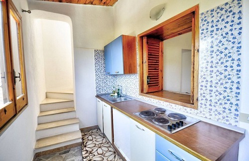 Schiazzano House | Casa Spirea E: A characteristic and welcoming two-story apartment situated in a quiet location, a few minutes from the town center, with Free WI-FI.