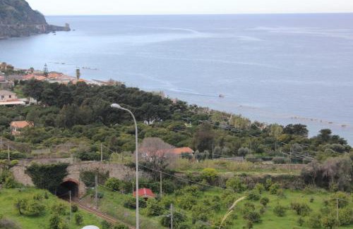 Piraino Apartment | Casa Spisidda Appartamento monolocale "Vulcano" per 4 persone con vista sulle Eolie